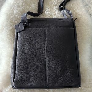 Levenger Crossbody Traveler - NEW